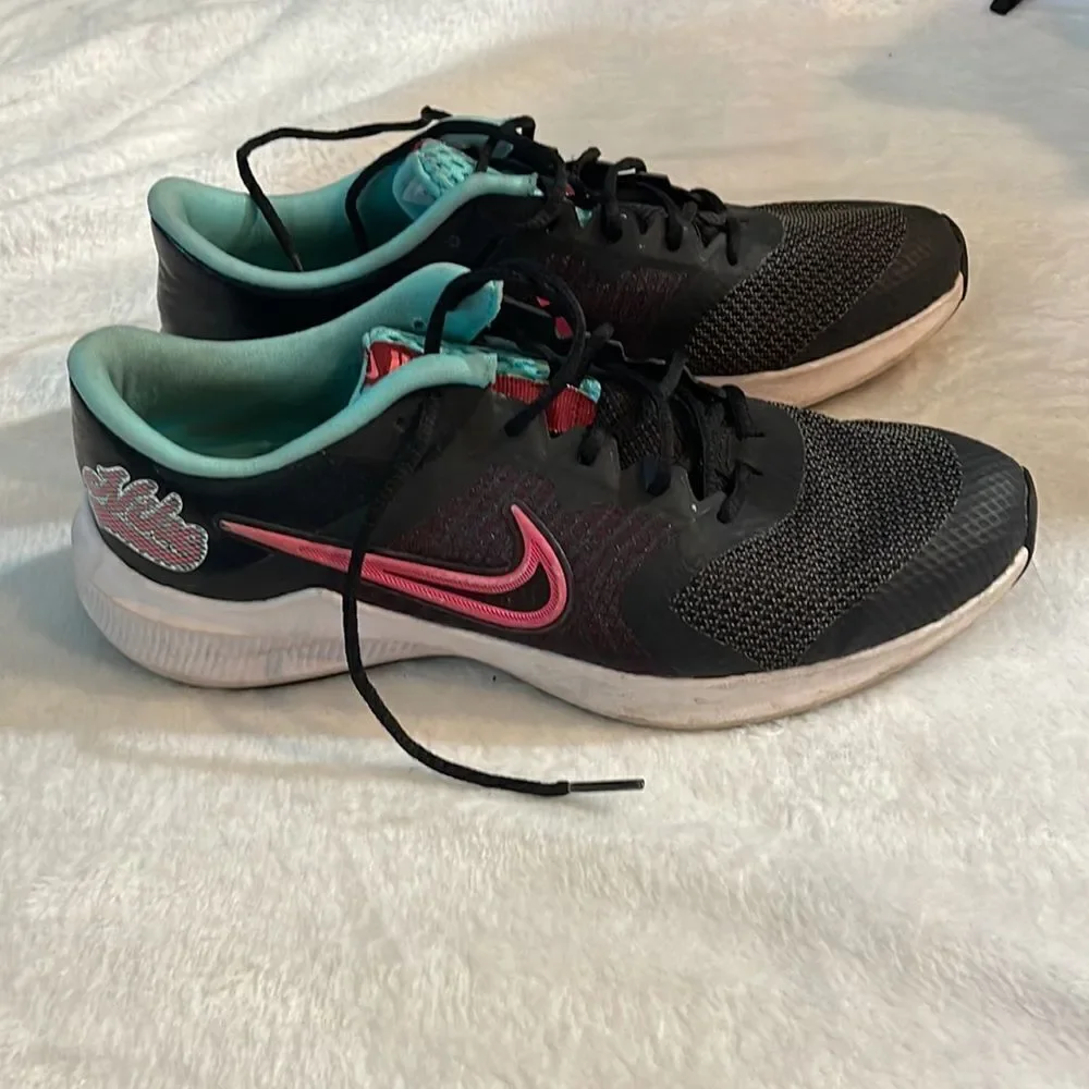 Nike Girls Downshifter sneakers size 5Y
